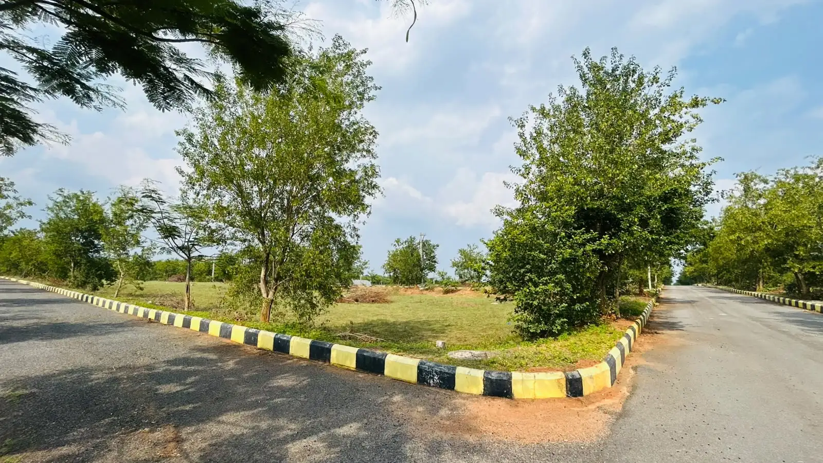 200 sq.yd plot for sale in Janaharsha Dream City Ibrahimpatnam